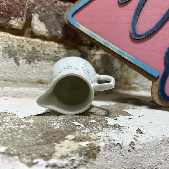 Oscar De La Renta Creamer - Picture 5 of 5